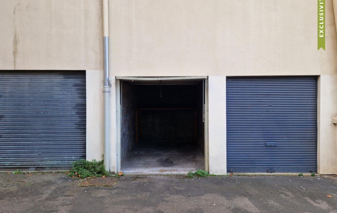 Annonces ALBIGNY : Garage / Parking | LYON (69003) | 10 m2 | 16 000 € 