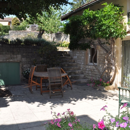  Annonces ALBIGNY : Maison / Villa | LUCENAY (69480) | 242 m2 | 595 000 &euro; 