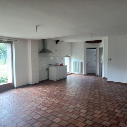  Annonces ALBIGNY : Apartment | FLEURIEUX-SUR-L'ARBRESLE (69210) | 94 m2 | 1 005 € 