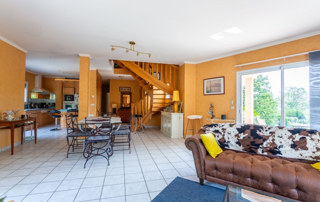 Annonces ALBIGNY : Maison / Villa | FLEURIEUX-SUR-L'ARBRESLE (69210) | 134 m2 | 690 000 &euro; 