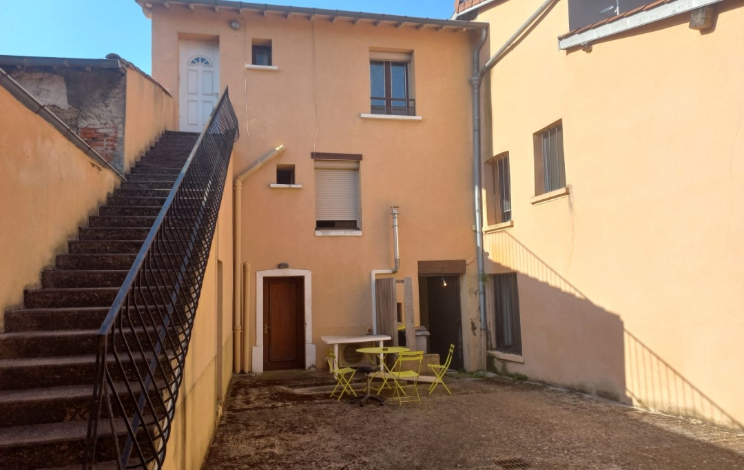 Annonces ALBIGNY : Immeuble | LA TOUR-DE-SALVAGNY (69890) | 162 m2 | 550 000 &euro; 