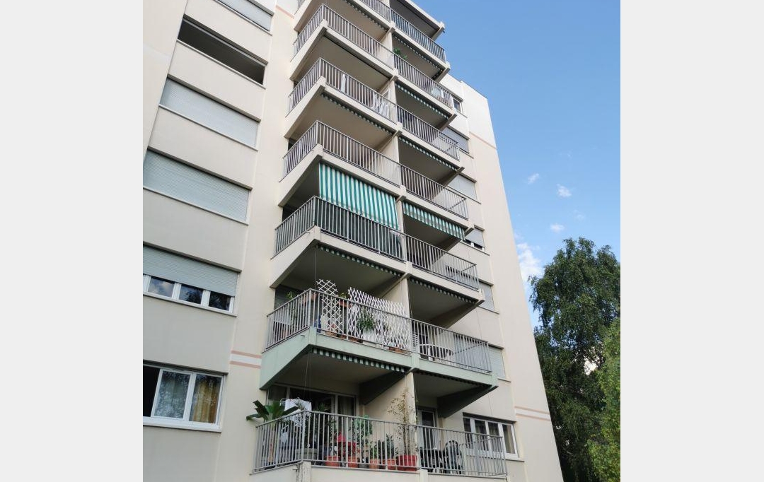 Annonces ALBIGNY : Appartement | SAINTE-FOY-LES-LYON (69110) | 61 m2 | 215 000 € 